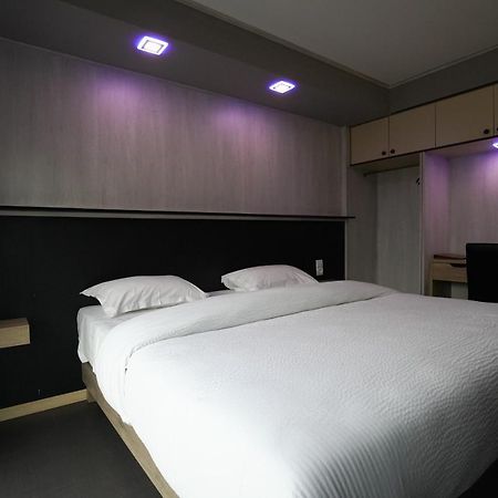 Hotel La Rocade Памие Екстериор снимка