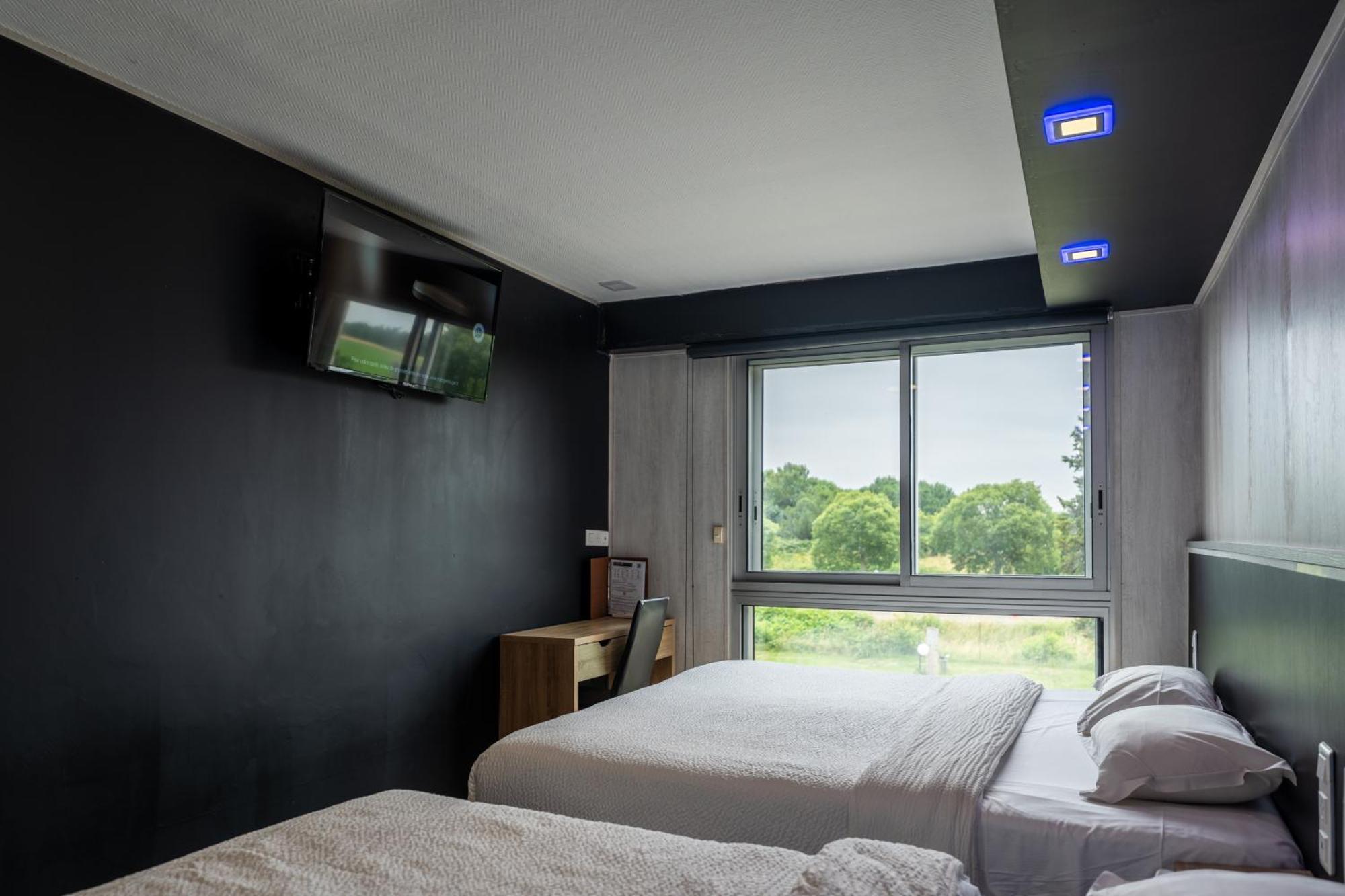 Hotel La Rocade Памие Екстериор снимка