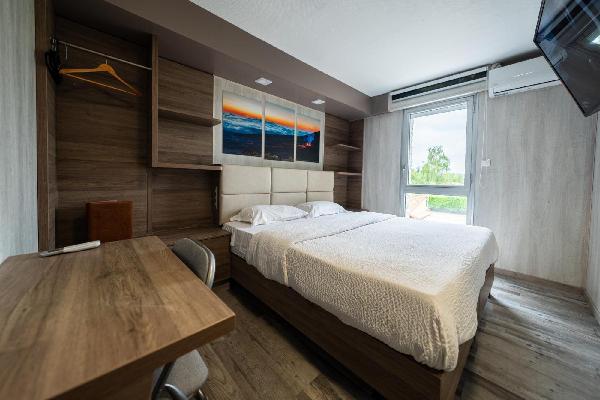 Hotel La Rocade Памие Екстериор снимка