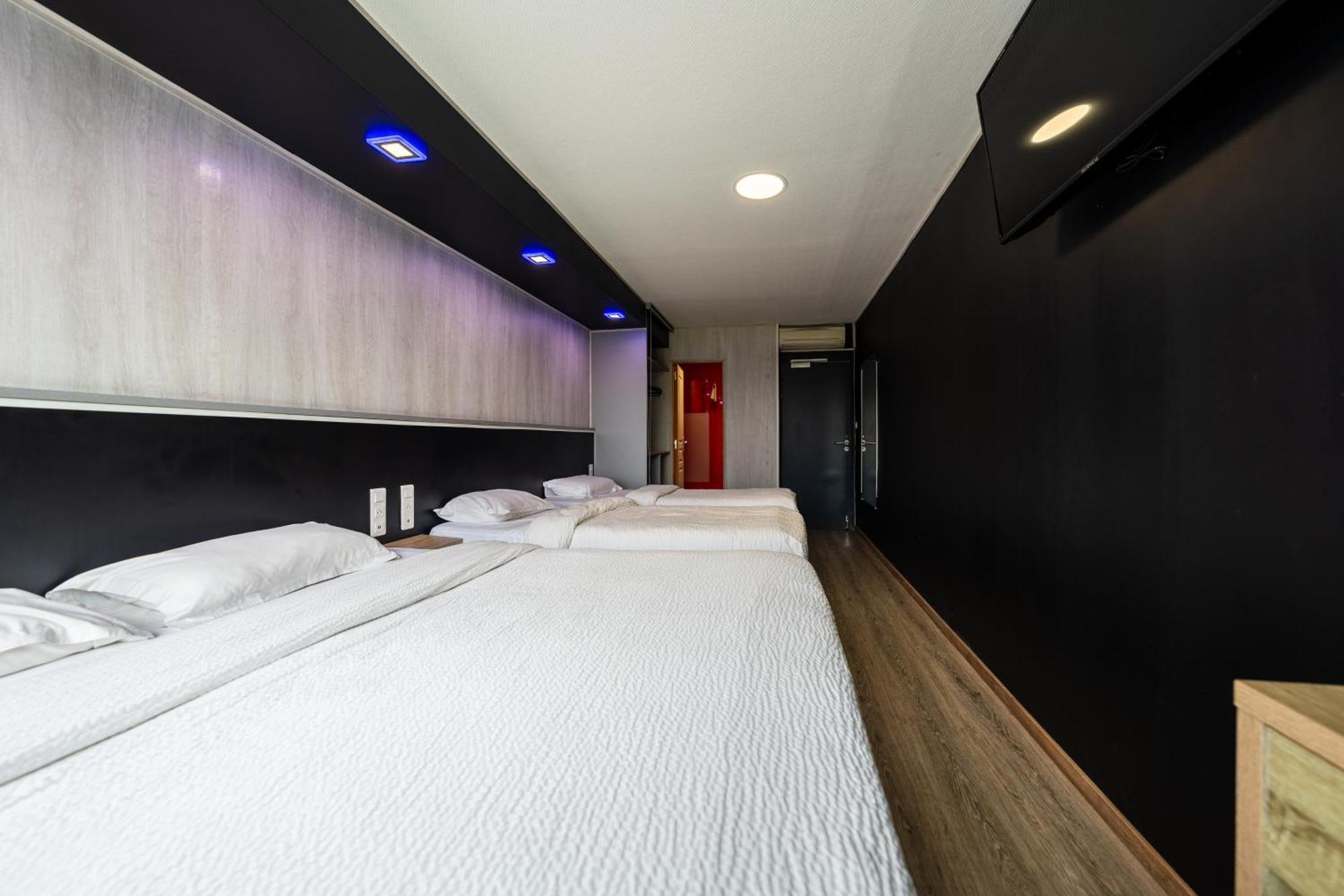 Hotel La Rocade Памие Екстериор снимка