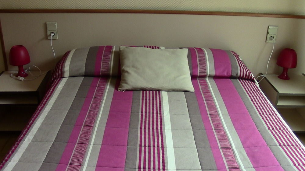 Hotel La Rocade Памие Екстериор снимка